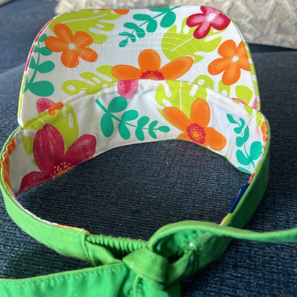 Kids size 4-6x fun colorful lady bug green visor with fun colorful trim artwork - Picture 3 of 4